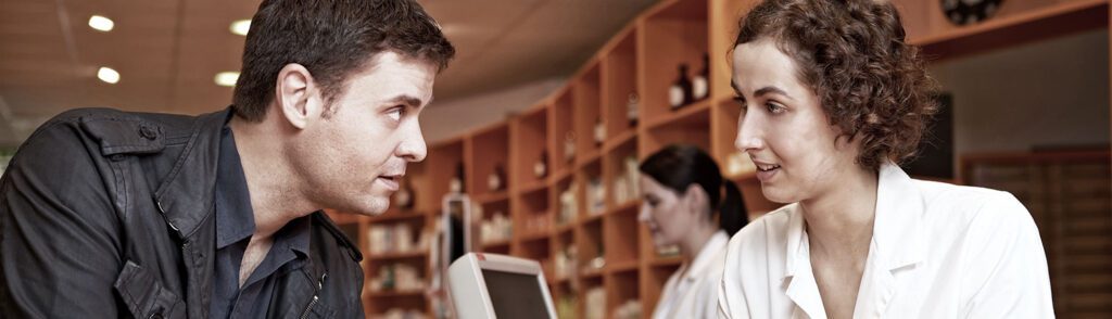 afhentning af pinlig medicin paa apoteket