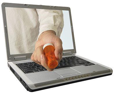 baerbar computer med medicin ud af skaermen
